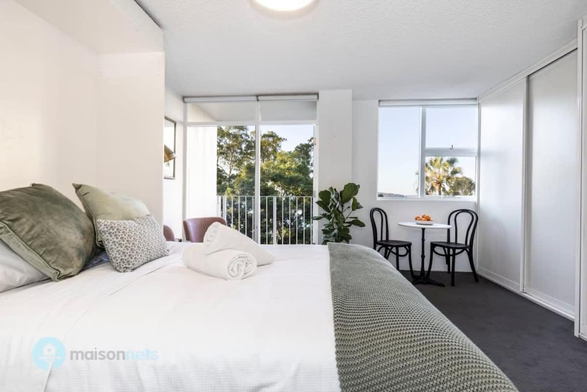 Studio Apt With Parking Balcony & Water Views Sydney Eksteriør billede