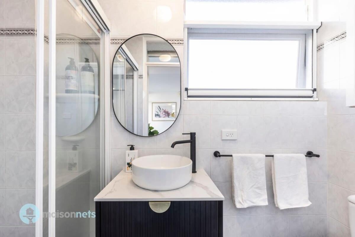 Studio Apt With Parking Balcony & Water Views Sydney Eksteriør billede
