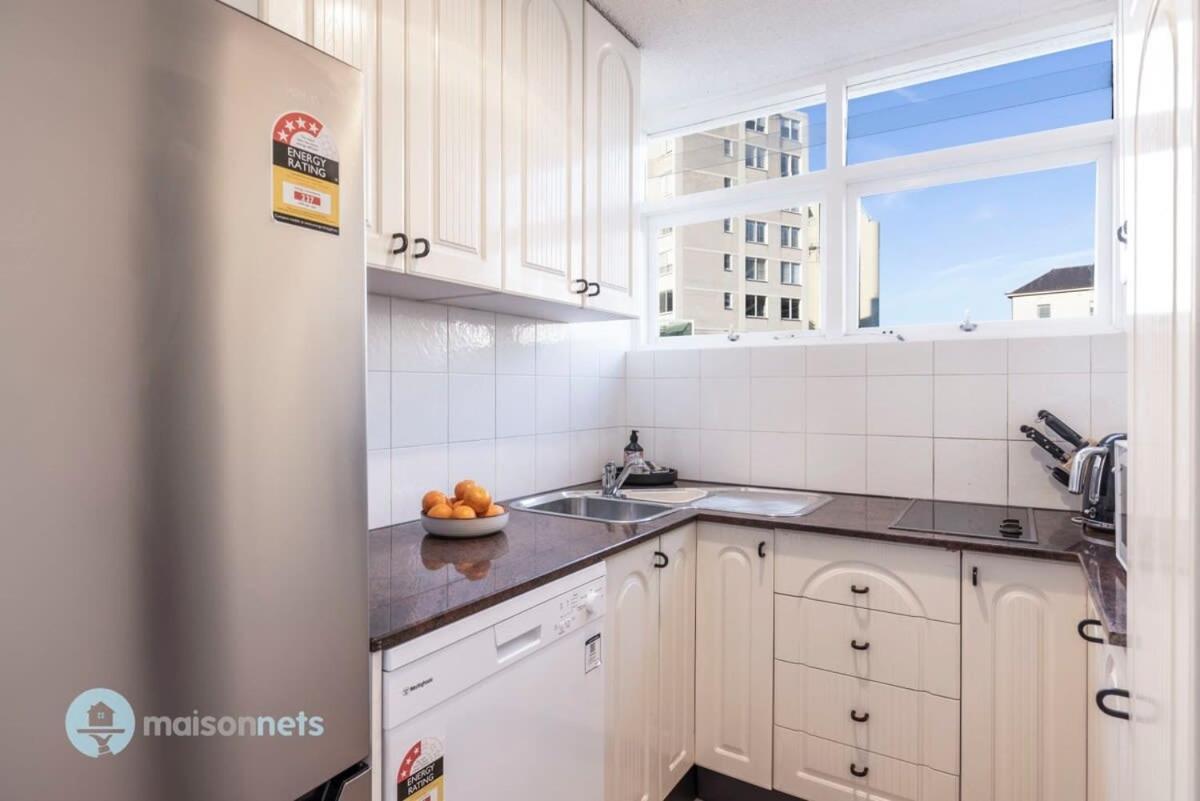 Studio Apt With Parking Balcony & Water Views Sydney Eksteriør billede